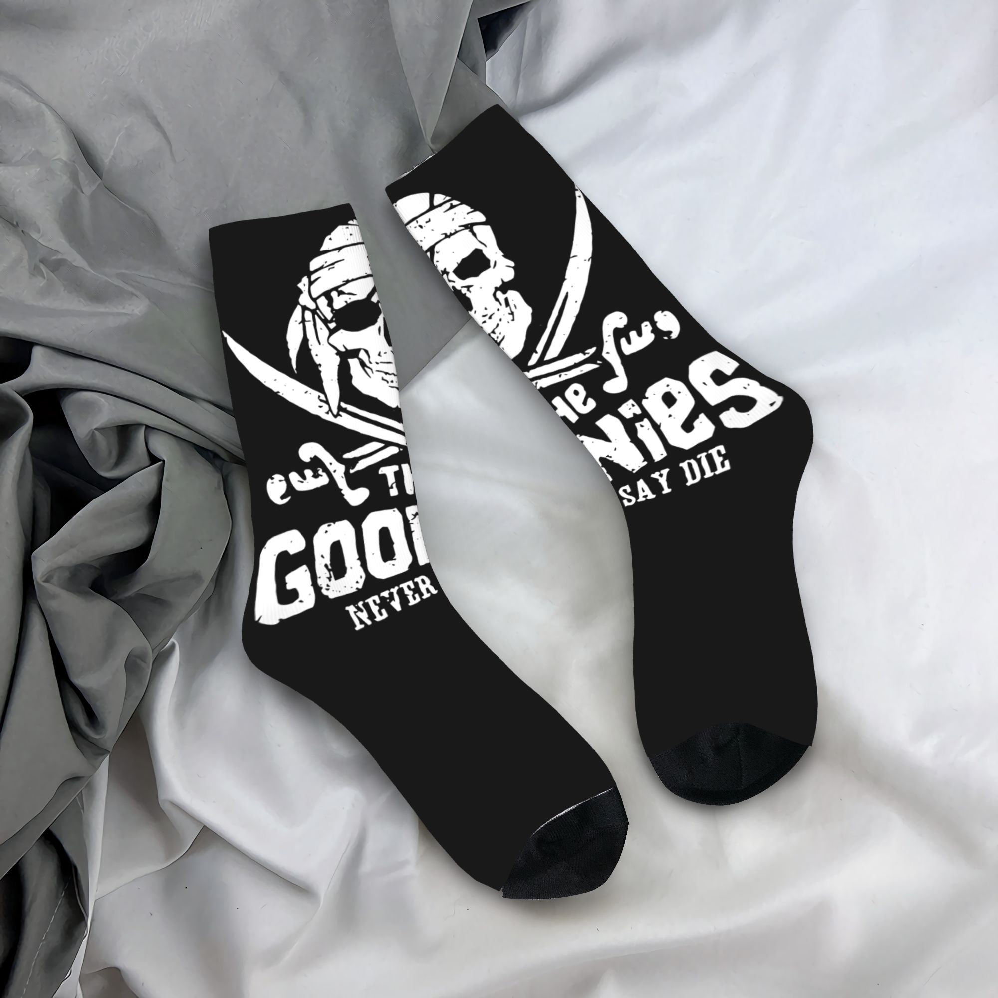 Custom Novelty Men's The Gooni - Dress Sock Men 评论和价格